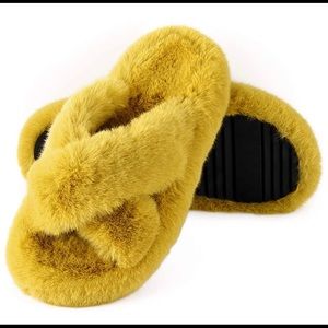 Fuzzy Slippers for Women - Soft Fluffy